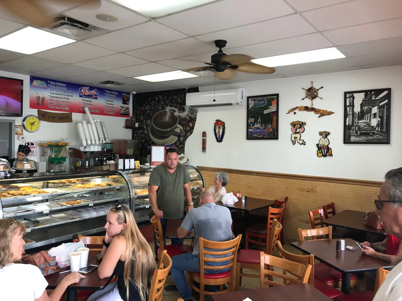 Guests eating in the Floridita dining room